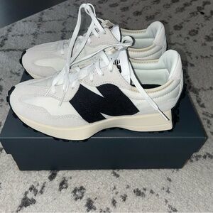 New Balance 327